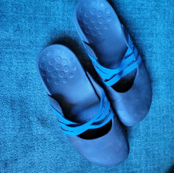 Vionic Orthoheel size 6 mules slides - Picture 3 of 5